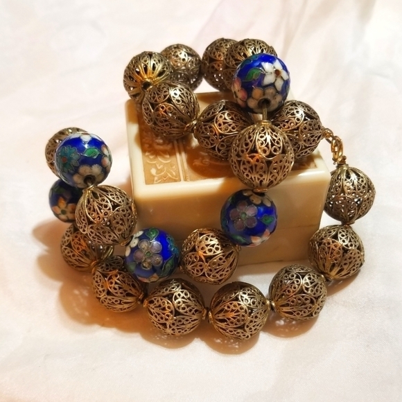 𝅺Antique Chinese Import Cloisonne Filigree Bead Necklace - Picture 2 of 8